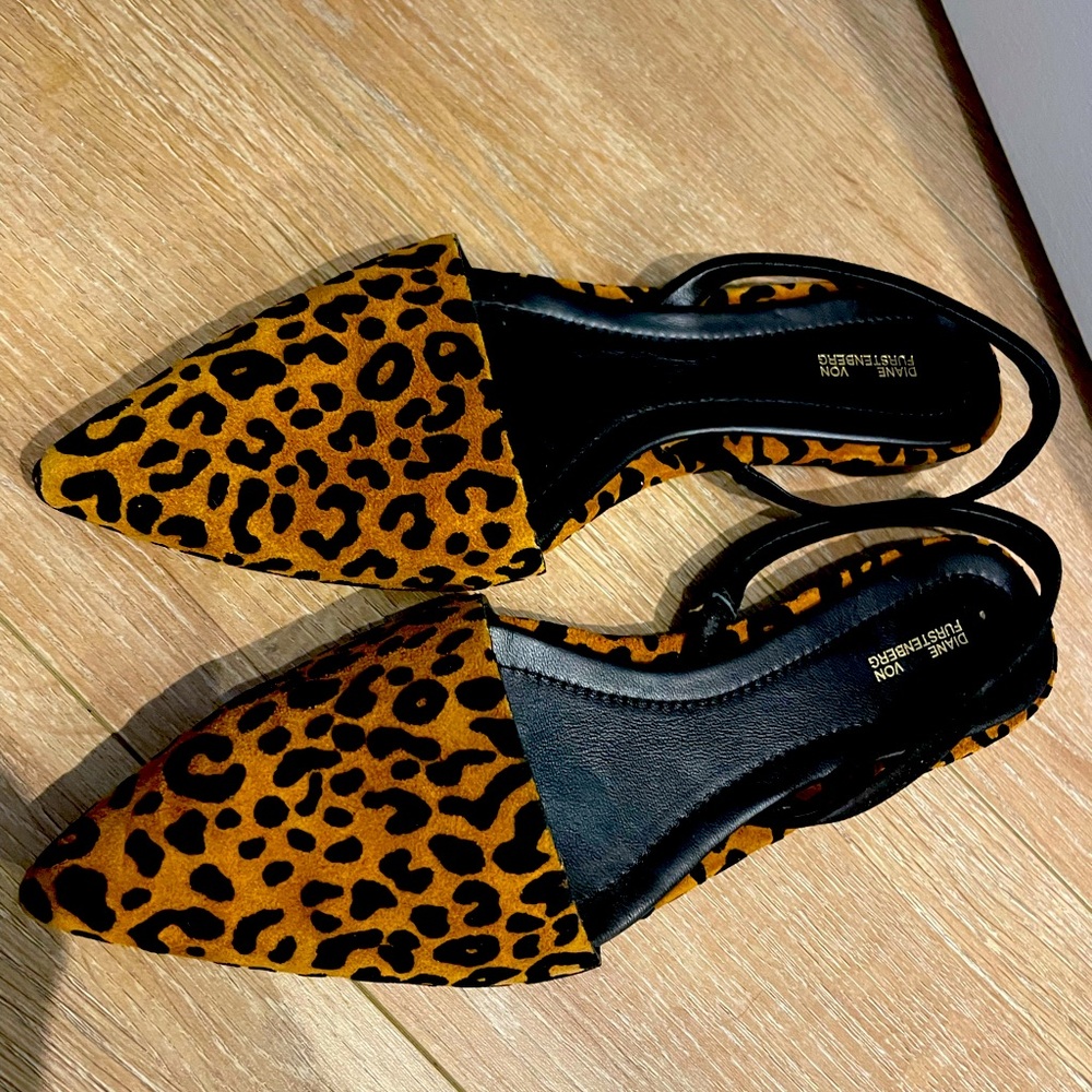 Super Chic Flat Shoes - image 1